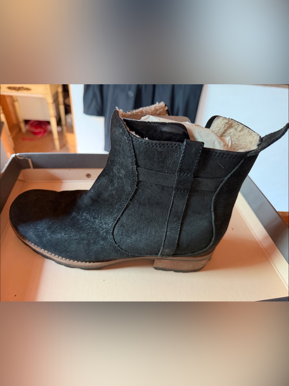 Women’s Ugg Black Suede Ankle Boots with Shearling Lining